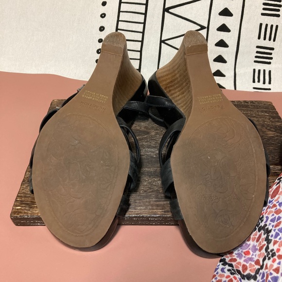 Like New, KENNETH COLE REACTION Heels Size 7 WEDGE DRESS FORMAL 👗 LEATHER BLACK - Picture 6 of 7